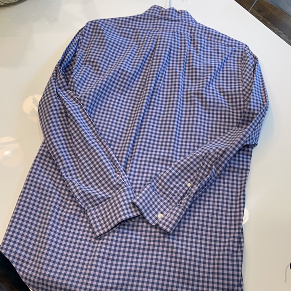Men’s medium vineyard vines button down shirt - Picture 5 of 5